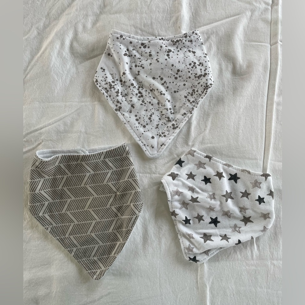 3 piece Neat Solutions bandanna bib set